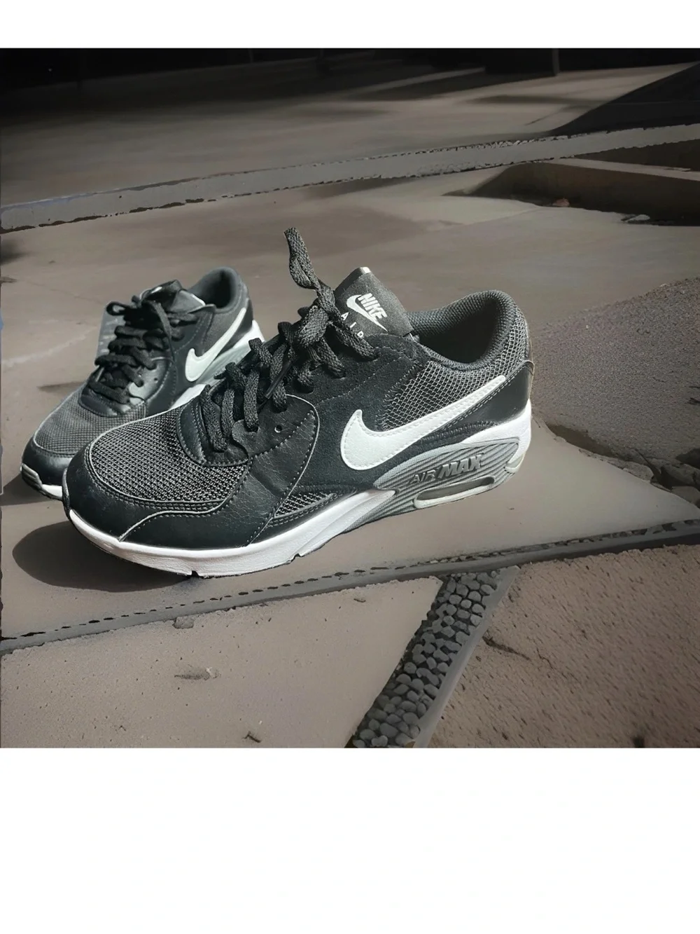 Nike Men’s Black and White Athletic Sneakers